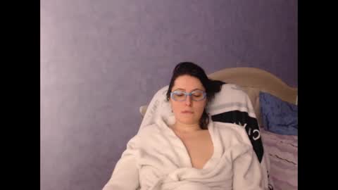 Snapshot of luckylinda23 chatting on February 20, 4:36 pm luckylinda23 online show from February 20, 4:36 pm