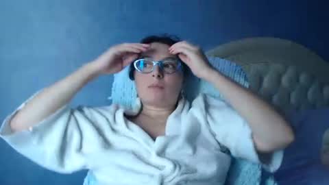 Snapshot of luckylinda23 chatting on October 20, 11:24 am luckylinda23 online show from October 20, 11:24 am