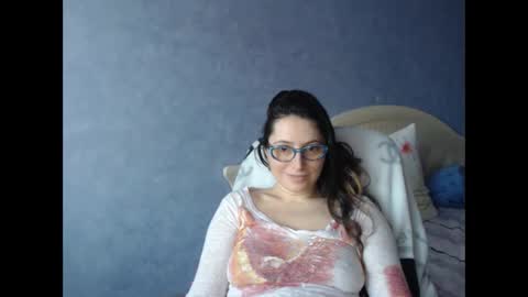 Snapshot of luckylinda23 chatting on February 17, 11:44 am luckylinda23 online show from February 17, 11:44 am