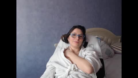 Snapshot of luckylinda23 chatting on February 13, 9:20 am luckylinda23 online show from February 13, 9:20 am