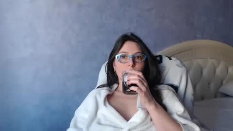 Snapshot of luckylinda23 chatting on March 7, 11:51 am luckylinda23 online show from March 7, 11:51 am