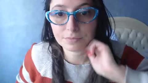 Snapshot of luckylinda23 chatting on October 28, 10:43 am luckylinda23 online show from October 28, 10:43 am