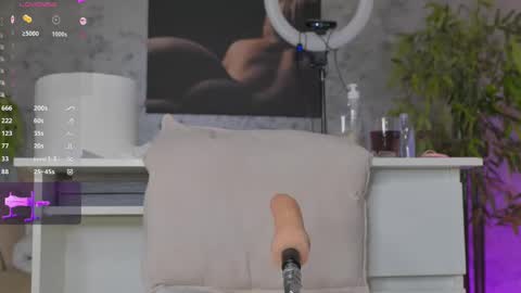 Snapshot of luckystrikee_ chatting on March 4, 8:05 pm Alice online show from March 4, 8:05 pm