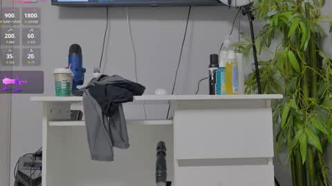 Snapshot of luckystrikee_ chatting on October 11, 7:16 pm Alice online show from October 11, 7:16 pm