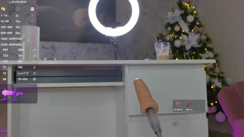 Snapshot of luckystrikee_ chatting on December 21, 8:10 pm Alice online show from December 21, 8:10 pm