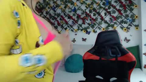Snapshot of lucy007_ chatting on December 4, 3:26 am luciana online show from December 4, 3:26 am