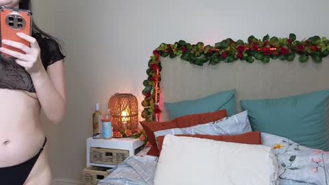 Snapshot of lucy1990xxx chatting on February 2, 9:13 pm Lucy online show from February 2, 9:13 pm