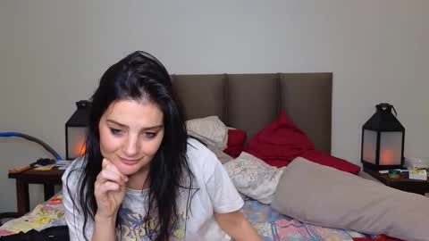 Snapshot of lucy1990xxx chatting on October 1, 12:04 am Lucy online show from October 1, 12:04 am