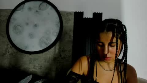   online show from April 24, 4:15 am