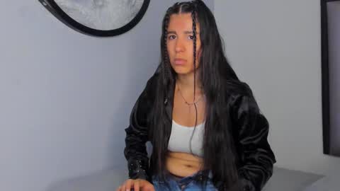 Snapshot of lucy__23 chatting on October 28, 4:18 am online show from October 28, 4:18 am