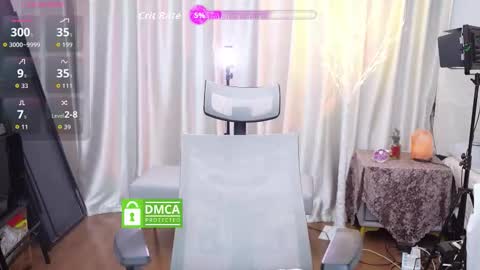 Lucy online show from November 20, 1:39 am