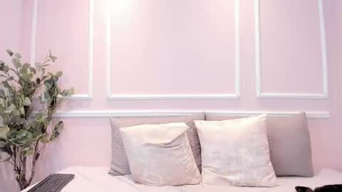 lucy_canel online show from February 15, 5:56 pm