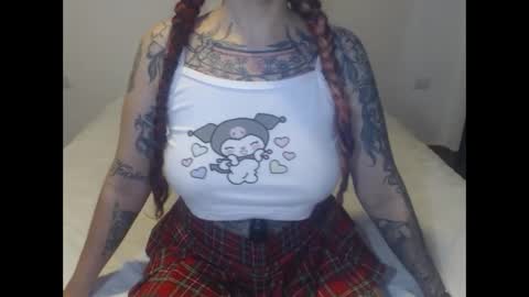 Lucia online show from February 7, 11:45 pm