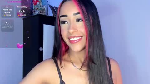Snapshot of lucy_ev chatting on January 2, 10:05 am Lucy online show from January 2, 10:05 am