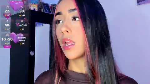Snapshot of lucy_ev chatting on January 30, 8:22 am Lucy online show from January 30, 8:22 am