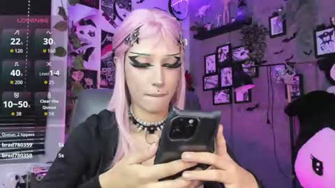 lucyfer online show from July 11, 11:05 pm