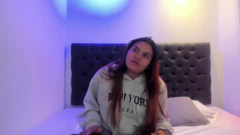 lucy_garzon online show from March 25, 12:08 pm