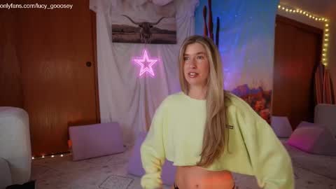 Snapshot of lucy_gooosey chatting on September 26, 12:41 am Lucy. online show from September 26, 12:41 am