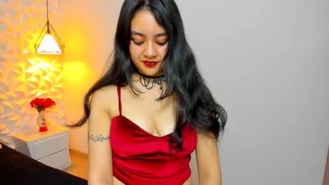 lucy_harris_ online show from February 10, 7:28 pm