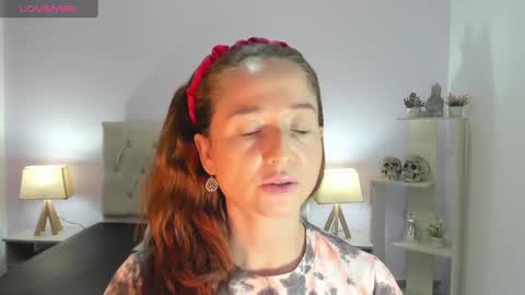 Snapshot of lucy_hot77 chatting on December 27, 9:11 pm Lucia online show from December 27, 9:11 pm