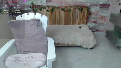 Luciana online show from December 2, 7:10 am