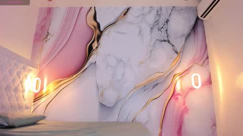 Lucy online show from November 29, 1:15 pm