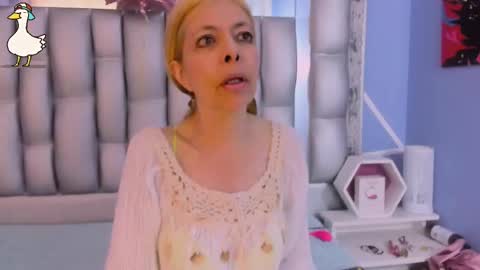  SleepyAbuela online show from November 6, 4:35 pm