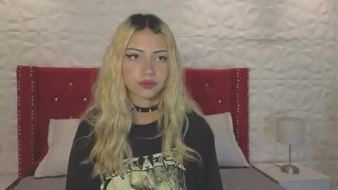 PINK online show from October 4, 2:54 pm