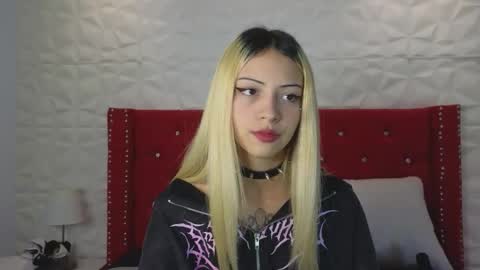 PINK online show from October 27, 3:51 pm