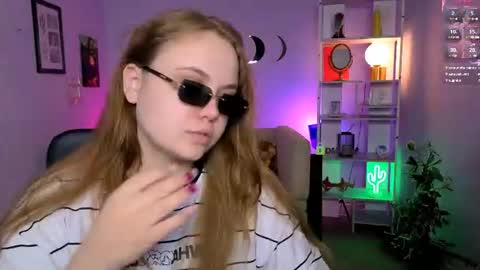 lucy online show from June 11, 3:03 am