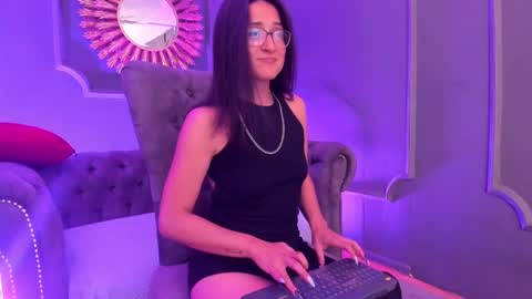 Lucy  online show from December 9, 3:22 pm