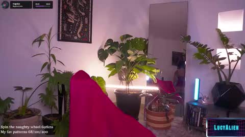 Lucy Alien  online show from September 30, 10:03 pm