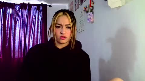 Snapshot of lucycherry__ chatting on January 14, 6:28 pm LUCIA online show from January 14, 6:28 pm