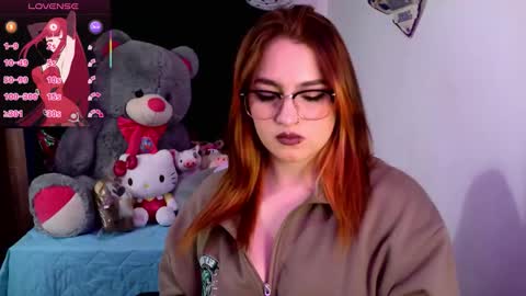 Snapshot of lucycherry__ chatting on October 27, 11:21 pm LUCIA online show from October 27, 11:21 pm