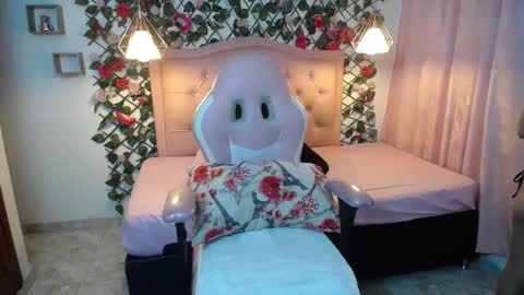 Snapshot of lucycute_1 chatting on September 30, 2:01 pm Lucy Cute online show from September 30, 2:01 pm