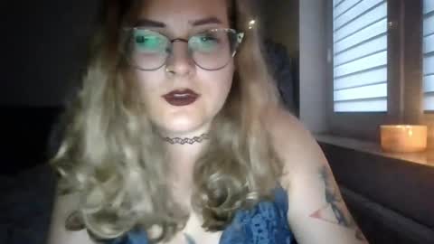 lucyflirt online show from July 9, 7:27 pm