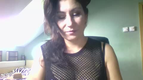 lucybylucy online show from September 9, 9:42 am