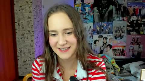 Snapshot of lucyrose33 chatting on September 15, 5:16 am Lucy Rose online show from September 15, 5:16 am