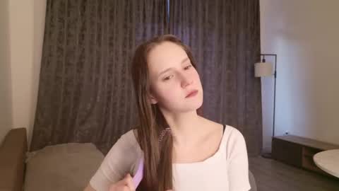 Lucy Rose online show from February 1, 2:05 pm