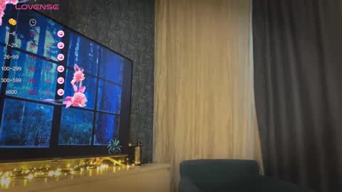 Spider Girl  online show from October 31, 12:53 pm