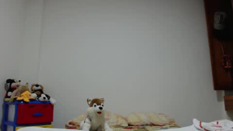I am Luciana Martin... Welcome in my room online show from December 23, 3:55 pm