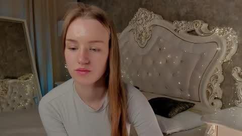 Snapshot of lucyshaw chatting on October 5, 1:05 pm Lucy online show from October 5, 1:05 pm