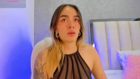 Snapshot of lucyvega4 chatting on September 19, 4:33 am Lucy online show from September 19, 4:33 am