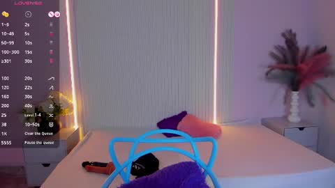Lucy Wold online show from July 16, 9:30 pm