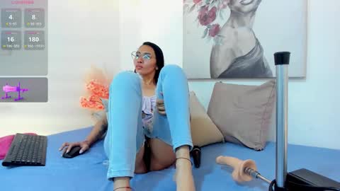 Lucy Liiu online show from November 26, 5:14 pm