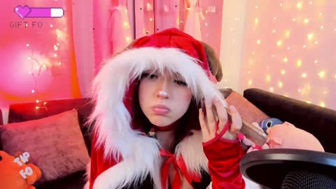 LUCYY FROM HOME  online show from December 24, 2:10 am
