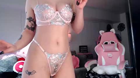 Lucy online show from February 12, 11:09 pm