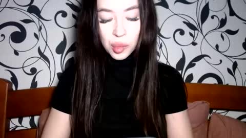 luisa lovedom online show from May 31, 8:21 pm