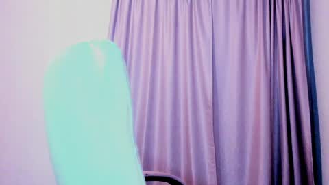 Luisa Diaz online show from April 18, 5:32 am