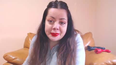 Cassie online show from February 9, 2:40 pm